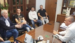 Tapia, Menotti y Scaloni, juntos