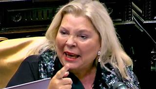 El cajón de Elisa Carrió
