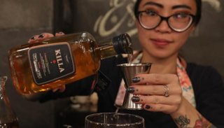 Presentan en Bolivia el primer whisky elaborado con base de chicha