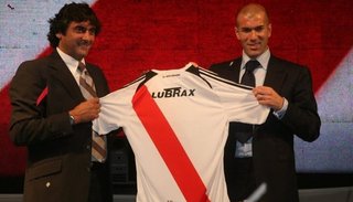 Zidane, al hijo de Francescoli: "¿Mi técnica? Yo aprendí de tu padre"