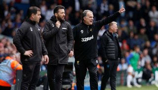 Bielsa divide opiniones, pero recibe más apoyos