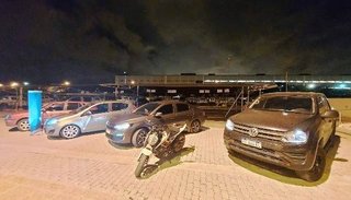 Empleada de una concesionaria de Salta viajó al exterior con $25 millones y compró autos y propiedades