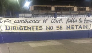 En el día del cumpleaños de Boca, la barra amenazó a la dirigencia: "No se metan"