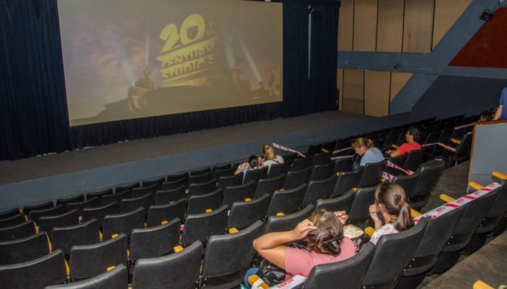 Los cines se reacomodan a los nuevos horarios