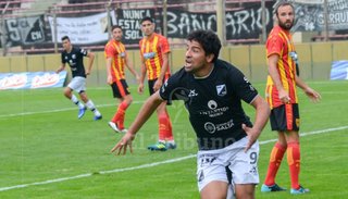 Después de un año la ”Perla” Reyes volvió al gol