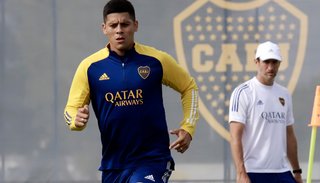 Rojo entrenó diferenciado y sería baja