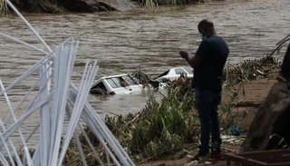 253 muertos por las inundaciones en la costa este de Sudáfrica