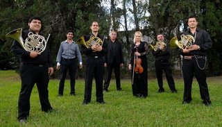 Músicos sinfónicos en un concierto solidario a beneficio de Cáritas