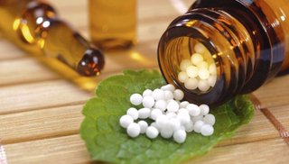 Conmoción en Italia por la muerte de un niño tras una otitis tratada solo con homeopatía