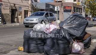Por las multas, comerciantes sacaron menos basura durante el feriado que el año pasado