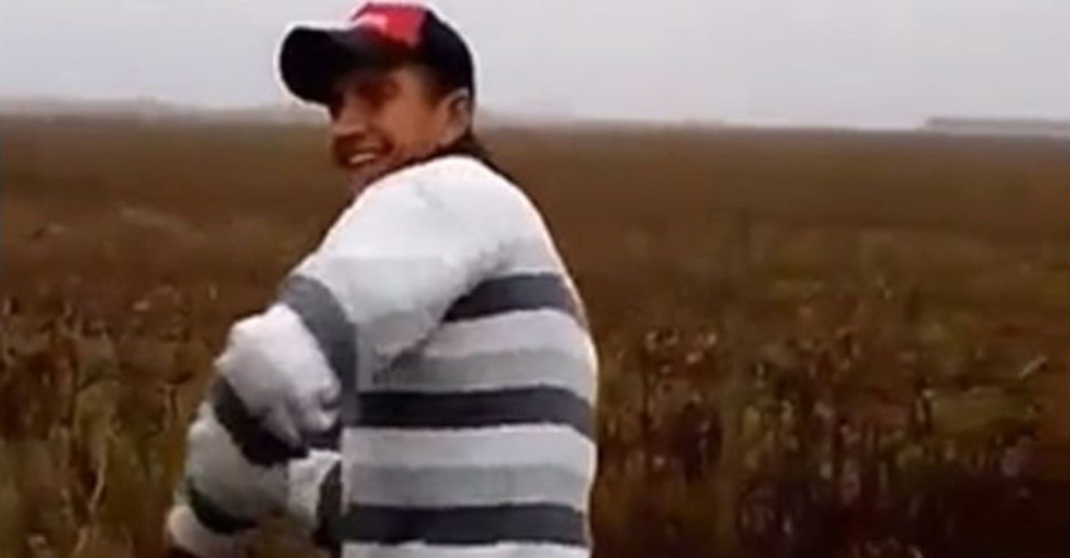 Indignante: se grabaron mientras mataban a un perro
