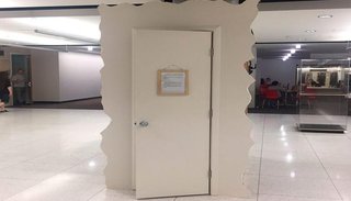Una universidad tiene un cuarto con peluches para que los alumnos lloren