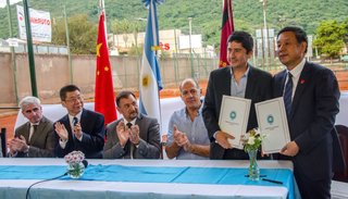 Que no sea un “cuento chino”: particular convenio de la Liga con los orientales