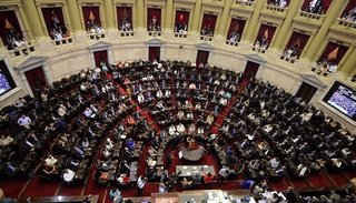 Antes de la campaña, el Gobierno quiere instalar la reforma laboral, electoral y ley penal juvenil