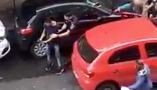 Video: Ladrón se escapa en el auto de un policía