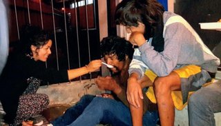 La fuerza del que ayuda y la necesidad que crece en las calles jujeñas