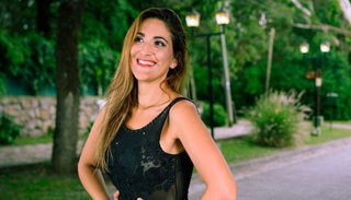 Anita Brizuela, una mujer del tango que sintetiza simpatía, belleza y gran talento