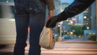 La peligrosa “banda de los rengos” azotaba a la salida de los bancos
