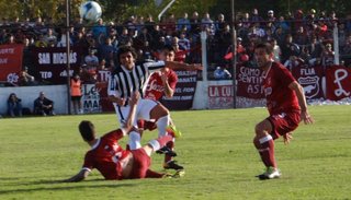 Defensores de Belgrano y Gimnasia de Mendoza, a mano en la primera final
