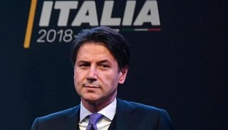 Escándalo en Italia: el candidato a premier habría "inflado" su currículum