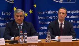 El creador de Facebook se disculpó ante la Unión Europea