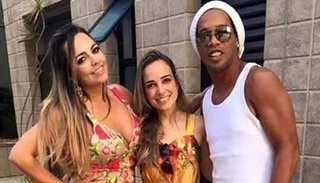 Ronaldinho, el astro brasilero, se casará con dos mujeres