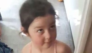 Escuela le prohibió usar vestido a nenita de 3 años por "inapropiado"