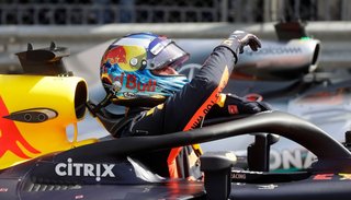 Ricciardo larga primero en Francia