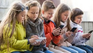 Chicos sin Internet y los riesgos de la vida online: los efectos negativos a largo plazo