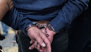 Fue a bailar pagó con dinero falso y terminó preso