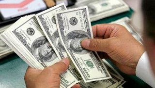 El dólar cerró en $39,44 y cortó la tendencia bajista de la semana