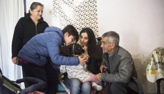 Adoptó a una beba abandonada a la que le daban un año de vida y ya cumplió cuatro