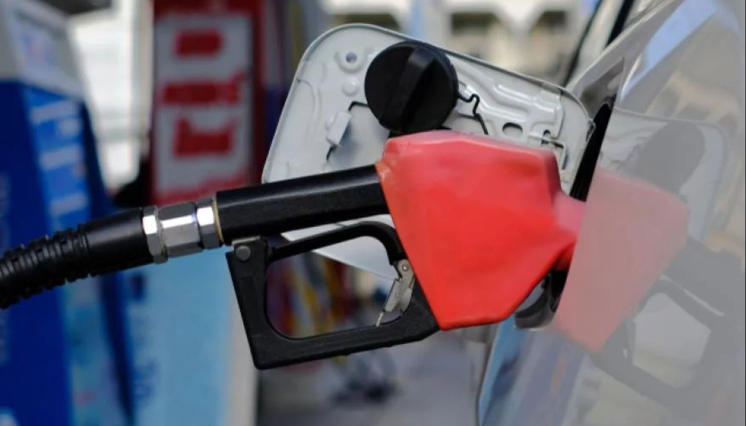 El Gobierno y las petroleras acordaron frenar aumento de los combustibles