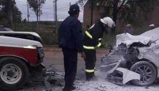 Dos hombres resultaron heridos en choque frontal