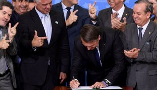 Bolsonaro propone impunidad para toda persona que mate a un ladrón
