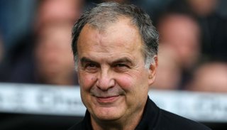 El equipo de Bielsa ganó la semifinal de ida por el ascenso