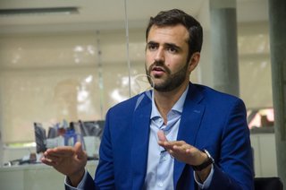 Para Estrada, la Municipalidad debería poner los $500 millones del plazo fijo en la ciudad