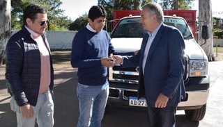 Morales entregó camión de carga en La Mendieta