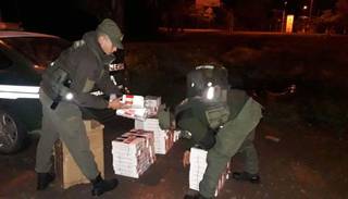 Secuestran 255 cartones de cigarrillos extranjeros