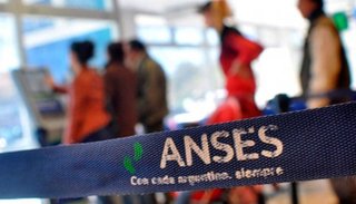 Hoy cobran los jubilados y pensionados con DNI terminado en 2 y 3