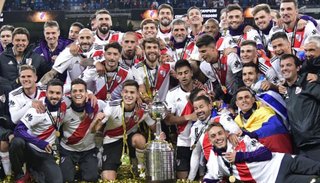 El campeón, River, abre los octavos de final