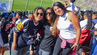 Las chicas salteñas “en modo cuervo”