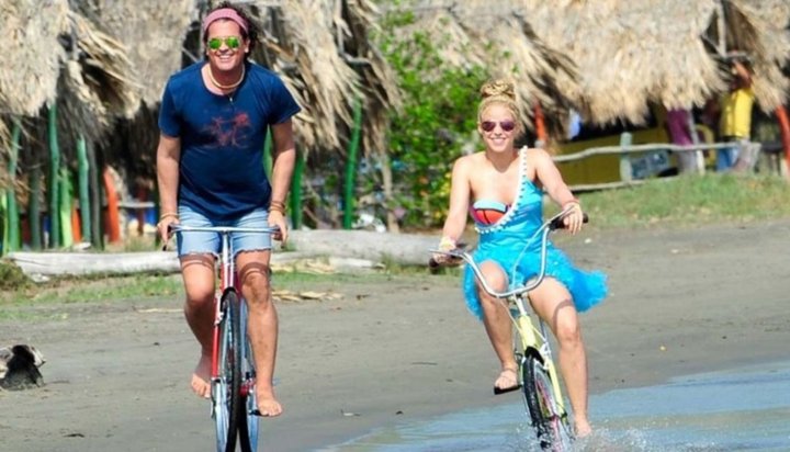 Absuelven a Shakira y Carlos Vives de plagio por "La Bicicleta"