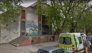Allanaron la casa del encargado del buffet de una escuela acusado de acoso