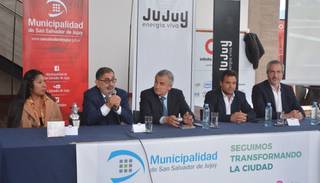 Inauguración de parque con micros y show gratuito