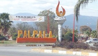 Atacó a su expareja en la puerta de su vivienda
