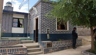 Un perro atacó a un hombre que entró a una casa