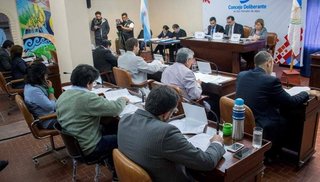 Tras varios años de mayoría absoluta, la UCR puede perder concejales en capital