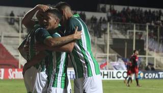 Estudiantes (SL) le propinó otro cachetazo a San Lorenzo