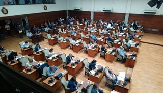 El oficialismo jujeño pone en juego 14 bancas en la Cámara de Diputados y hay preocupación